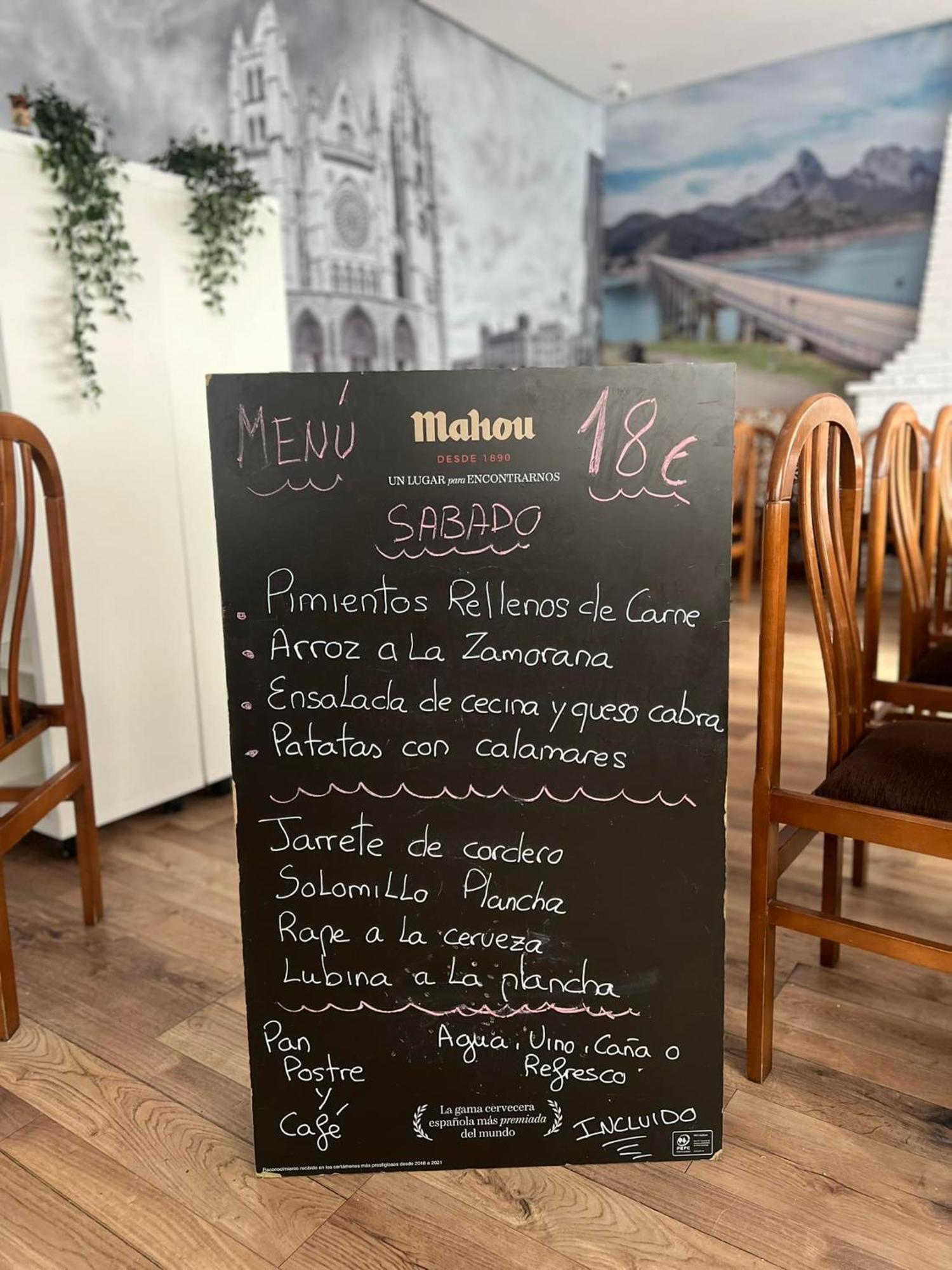 Hostal Restaurante Central La Virgen del Camino Bagian luar foto